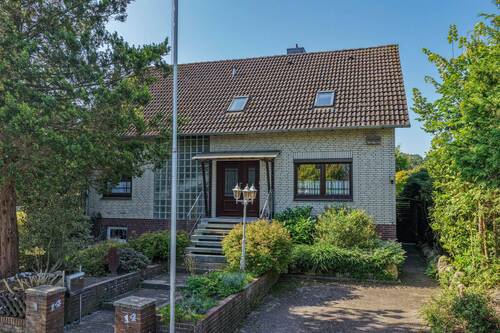 EFH mit Doppelgarage in ruhiger Lage - Wohnoase mit Doppelgarage - inmitten der Lüneburger Heide**