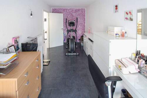 Kind__Schlafzimmer - 5 Zimmer Reihenmittelhaus in Benningen am Neckar