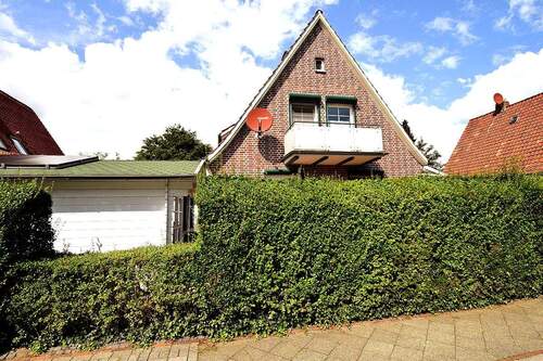 Ansicht Süd - Volksbank Immobilien: Einfamilienhaus mit zahlreichen Zimmern - perfekte Basis