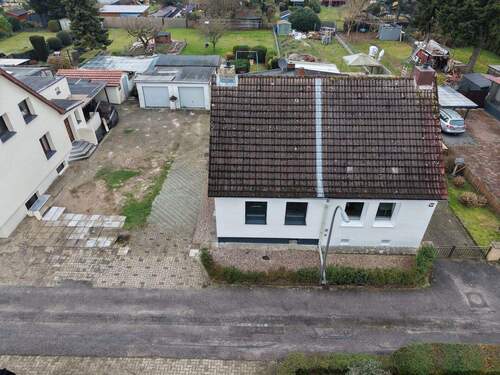 Hausansicht von Oben - Modernisiert & ruhig - Ihr neues Zuhause