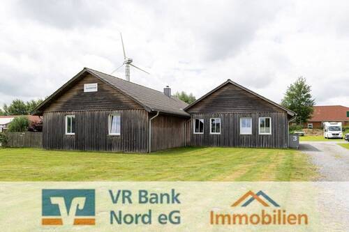 Ansicht Straßenseite - Betriebsleiterwohnhaus im Gewerbegebiet 'Tükeslih' in Silberstedt