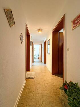 Flur (EG) - 6 Zimmer Mehrfamilienhaus, Wohnhaus in Hamm/Sieg