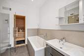 En-Suite Bad mit Sauna - 
