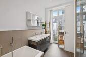 En-Suite Bad mit Balkon - 