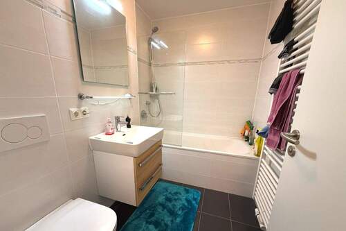 Badezimmer - Etagenwohnung mit 40,00 m&sup2; in München zur Miete