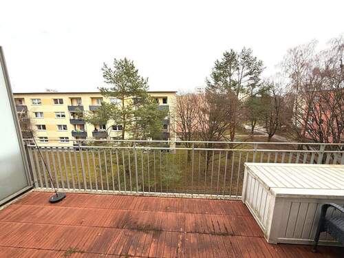 Balkon mit Blick ins Grüne - 