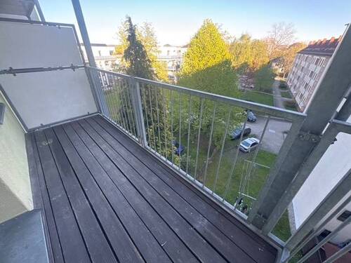 Balkon - Etagenwohnung mit 47,00 m&sup2; in Chemnitz zur Miete