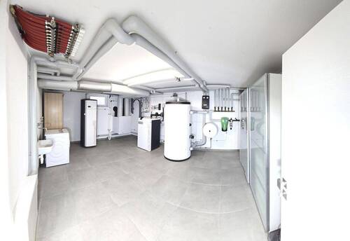 großzügige Technik-Waschraum - 