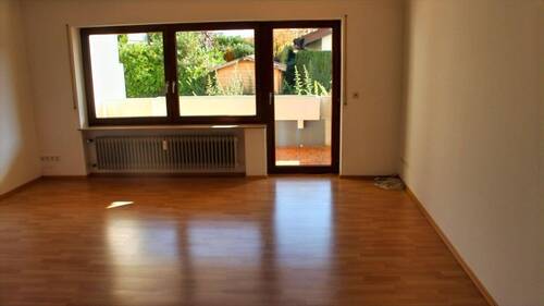 Wohnzimmer - 3 Zimmer Etagenwohnung zum Kaufen in Hilzingen