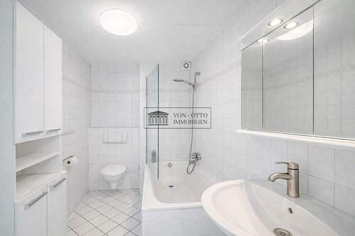 Badezimmer - 3 Zimmer Etagenwohnung zum Kaufen in Rellingen