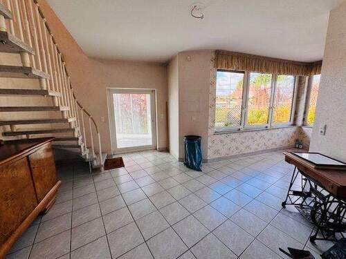 Diele und Treppe in das OG.jpg - 