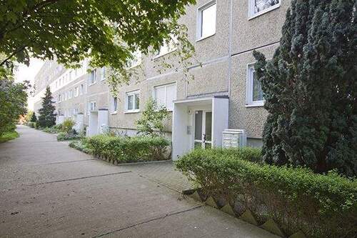 Bsp. Eingangsbereich - 3 Zimmer Etagenwohnung zur Miete in Halle (Saale)