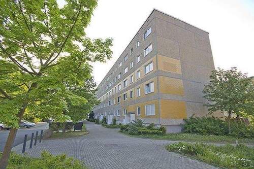 Giebel - Etagenwohnung mit 56,20 m&sup2; in Halle (Saale) zur Miete