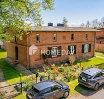 Historisches Haus mit großem Grundstück samt Scheune, Stallungen und viel Freiraum - Velgast/ Hoevet