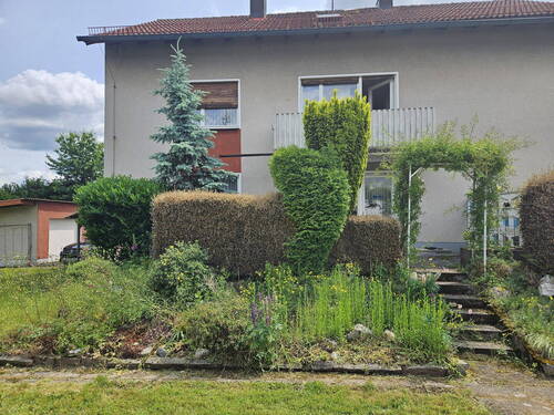 Westseite mit Steingarten - 