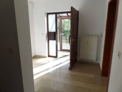 Diele/Eingangsbereich - 5 Zimmer Reihenmittelhaus zur Miete in Usingen