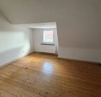 Energetisch sanierte 3 ZKB-Dachgeschosswohnung in Homburg, Schillerstraße 11