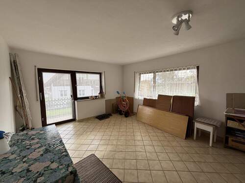 Hobbyraum UG mit Ausgang Garten - 