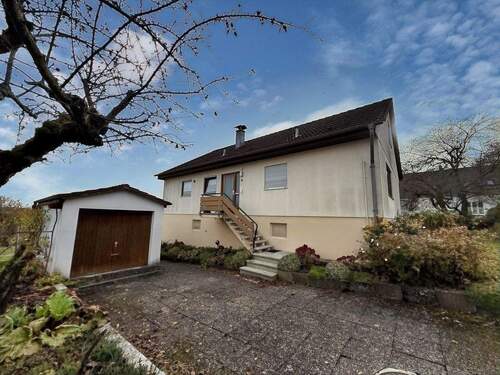 Außenansicht Ostseite - Eingangsbereich - 