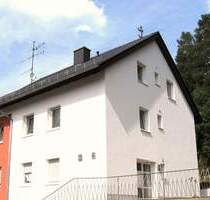 Helle 3,5-Zimmer-DG-Wohnung - sehr geringe Heizkosten, ruhig im Grünen - Esthal