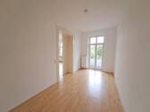 Schlafzimmer mit Balkon - Etagenwohnung mit 67,90 m² in Brandenburg an der Havel zur Miete