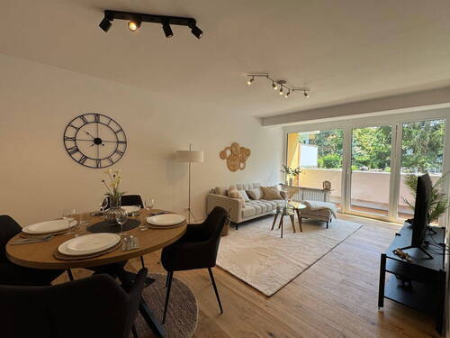 Wohnzimmer - Wunderschöne, neu sanierte 3-Zimmer-Wohnung mit Südbalkon in Handschuhsheim