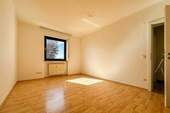 Schlafzimmer 2 OG - 