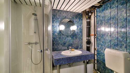 Duschbad im Keller - 