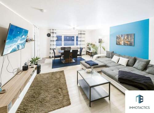 Wohnzimmer - Helle 3-Zimmer-Wohnung mit Loggia, Tageslichtbad und Garage