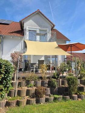 mit Terrasse und Balkon - 