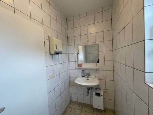 WC - 