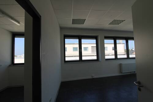 13_Zimmer mit Nebenzimmer Seite Fußgängerzone - 