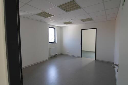 2_Zimmer vorne rechts - Büro in Kaiserslautern zur Miete