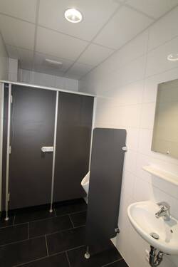 6_Herrentoilette vorne - 