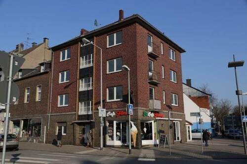 Hausansicht - Top für Berufspendler ! 2-Zimmer-Wohnung am Bahnhof Großenbaum