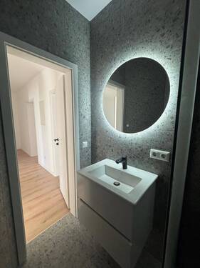 Badezimmer - 3 Zimmer Etagenwohnung zum Kaufen in Nürnberg