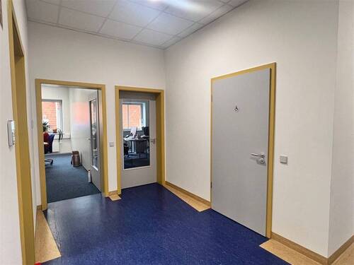 Damen / Herren und Behinderten Toilette EG - 