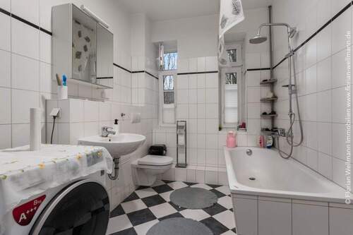 Badezimmer mit Wanne 7,91 m² - 