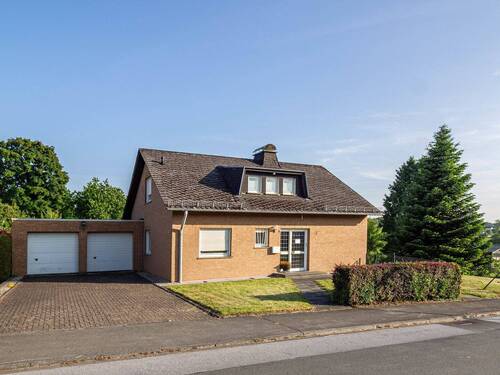 Außenansicht - Gepflegtes Einfamilienhaus mit Doppelgarage in Warstein-Suttrop!