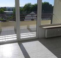 FrankfurtM- Sossenheim 3 Zimmer Wohnung hell und geräumig mit EBK und Loggia - Frankfurt am Main