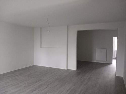 Wohnzimmer - 3 Zimmer Etagenwohnung in Zwickau / Auerbach