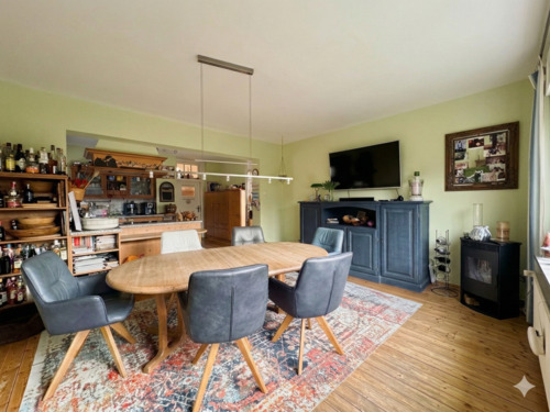 OG Esszimmer mit Blick in die Küche - 