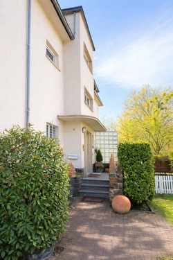 Hauseingang - 1 Zimmer Einfamilienhaus zum Kaufen in Bad Honnef