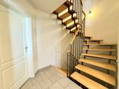 Flur - Treppe EG - 
