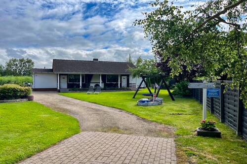 Hausansicht - Ferienhaus mit Seltenheitswert - ruhiges Ferienidyll mit zwei ertragsstarken Einheiten!