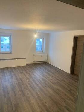 Wohnzimmer - 6 Zimmer Etagenwohnung zur Miete in Burgstädt