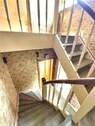 Treppe mit Zwischenpodest, gut zu begehen - 
