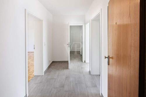 Diele - 2 Zimmer Etagenwohnung zum Kaufen in Gröbenzell