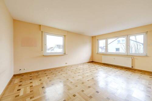 Wohnzimmer 1. OG - Mehrfamilienhaus, Wohnhaus mit 145,00 m&sup2; in Sindelfingen / Maichingen zum Kaufen