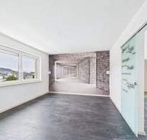 Viel Raum für Ideen: Renovierungsbedürftige 4,5-Zimmer-Wohnung mit Balkon in Ebersdorf - Ebersdorf b.Coburg